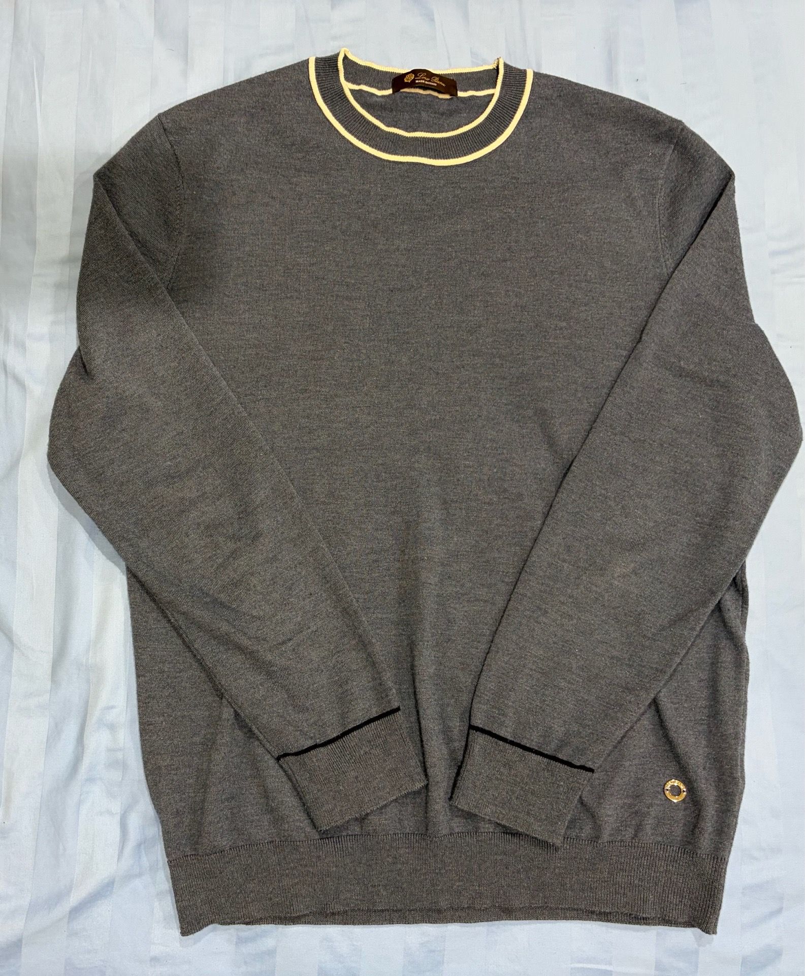 LIKE NEW(worn once.) AUTHENTIC Loro Piana grey sweater