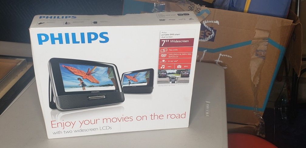 Philips W/ Two Wide-screen LCD 7" Widescreen DVD 