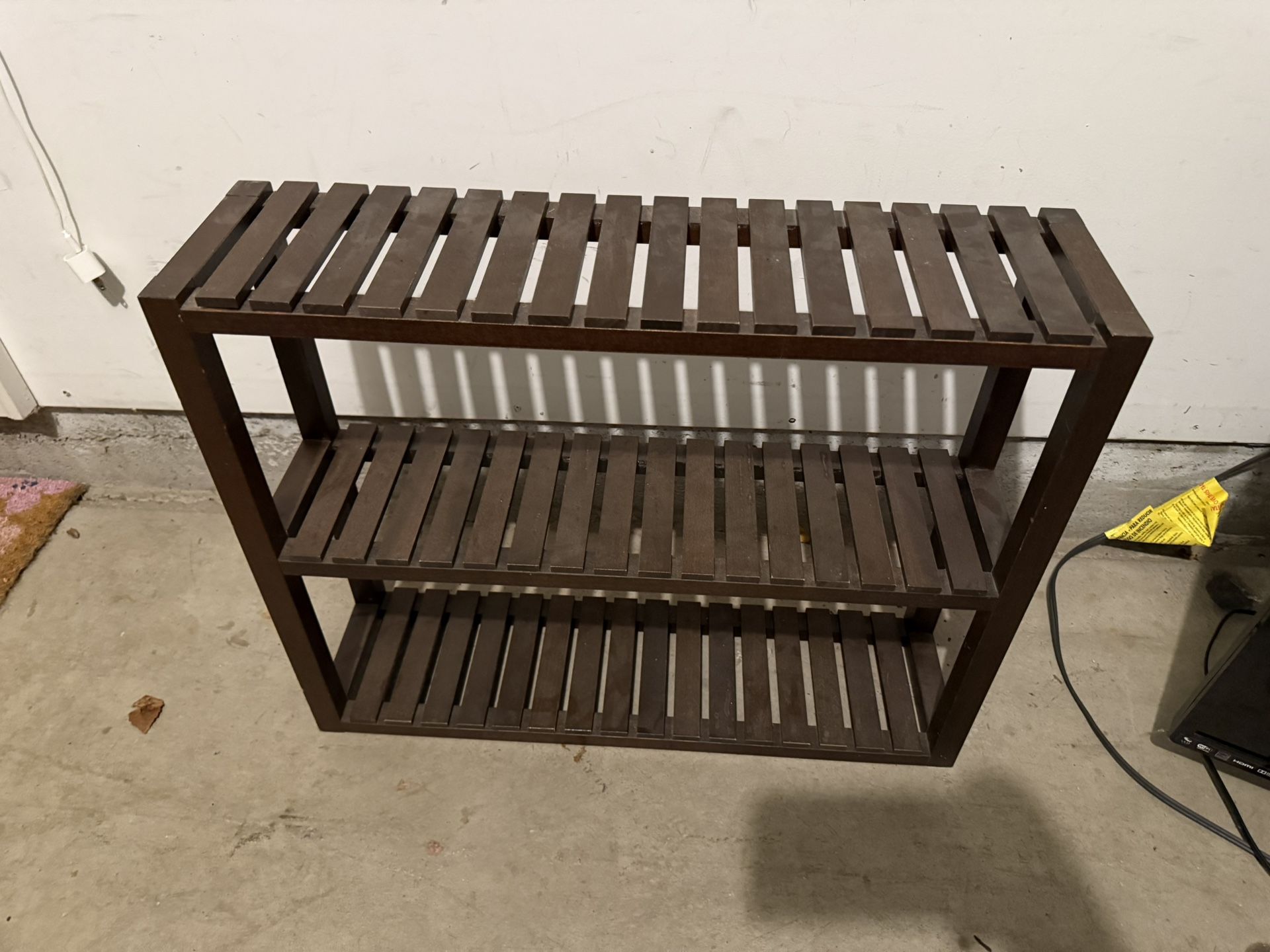 Set Of Two Shelves (Wall mountable)