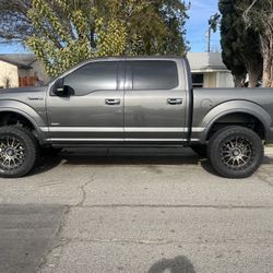 Ford F-150 XLT w/6” Lift