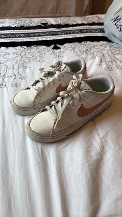 Nike white leather with brownies pink size 8 girls shoes