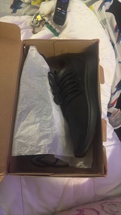 Woman’s pumas