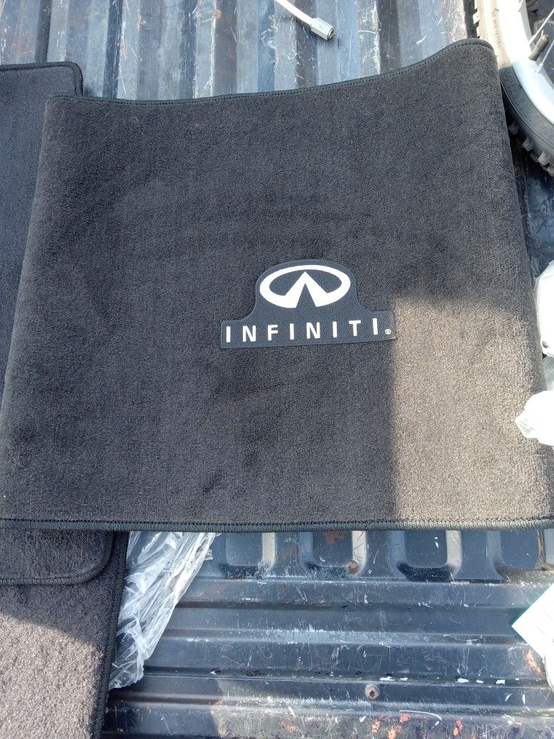INFINITY QX80 Carpet Mats