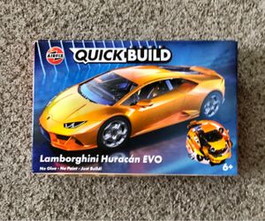 New Airfix QUICKBUILD Lamborghini Huracan EVO Model Car Kit