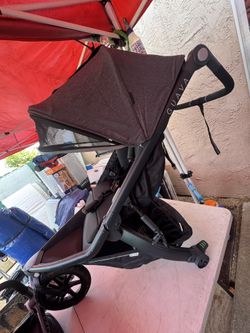 Guava Roam Stroller-Charcoal /Gray Date Oct/2024 Guava https://offerup.co/faYXKzQFnY?$deeplink_path=/redirect/