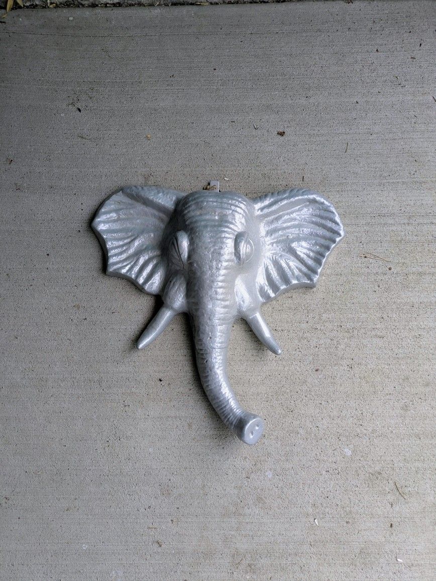 18" Powder-Coated Indoor/Outdoor Elephant Wall Hanging