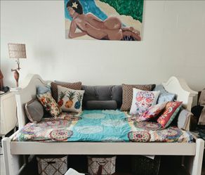 Full size daybed