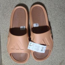 Adidas Adicane Slides Men's Size 10, Women's Size 11