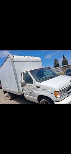 2001 Ford E-350