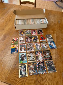 1000 Mixed Sports Card Lot