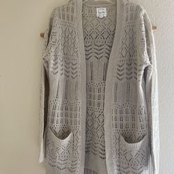 Cardinal Y Blusa De Benta En Castroville Ca