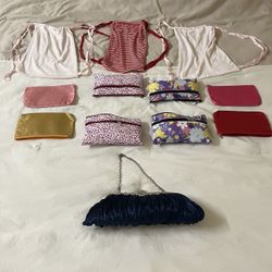 $20 For A Bundle Of Women’s Pouches Single / Makeup  And Money Holders / Clutch  No Individual Purchase Pickup Gaithersburg Md20877