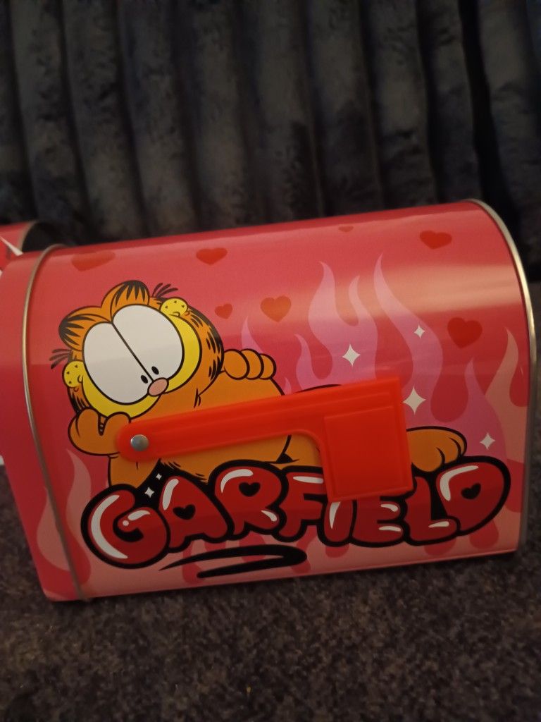 Valentine's Day Mailbox for Cards!