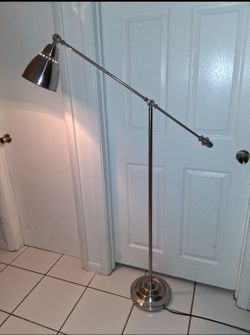 adjustable pole floor lamp (bulb included-AS IS/AS SEEN) $10 FIRM