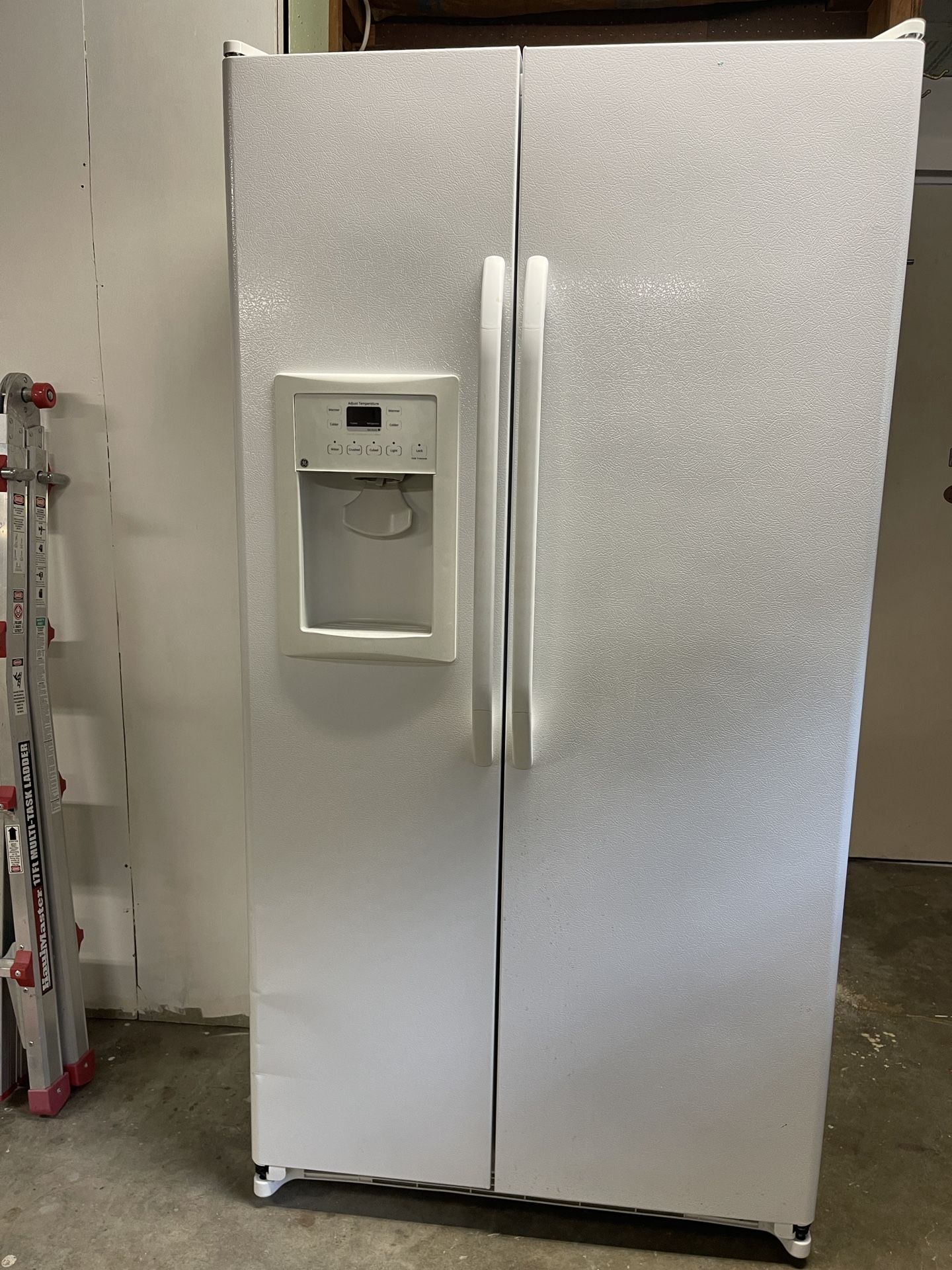 GE Refrigerator