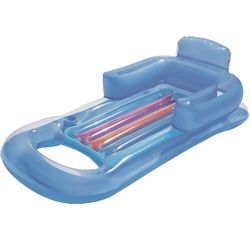 Salón inflable con reposacabezas y portavasos para flotador de piscina. Hay dos colores interesantes para flotadores de piscina para adultos, azul y p
