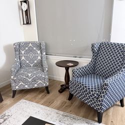 Living Room 2 Chairs w/table
