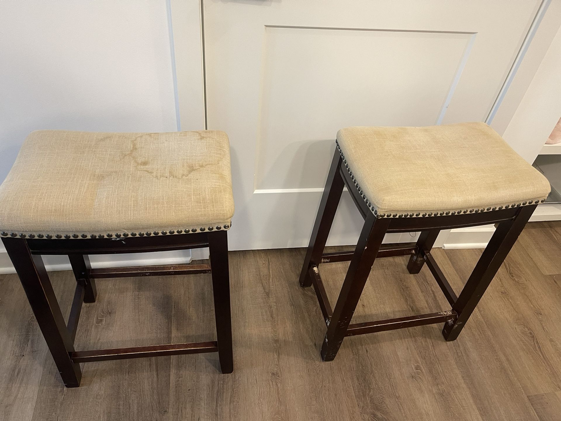 Lamps and bar stools