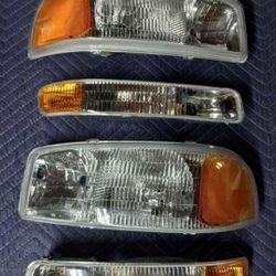 99-06 GMC Sierra/yukon
01-07 Gmc Sierra HD
00-06 GMC YUKON XL 
2001 Gmc Sierra C3 
Headlights LUCES