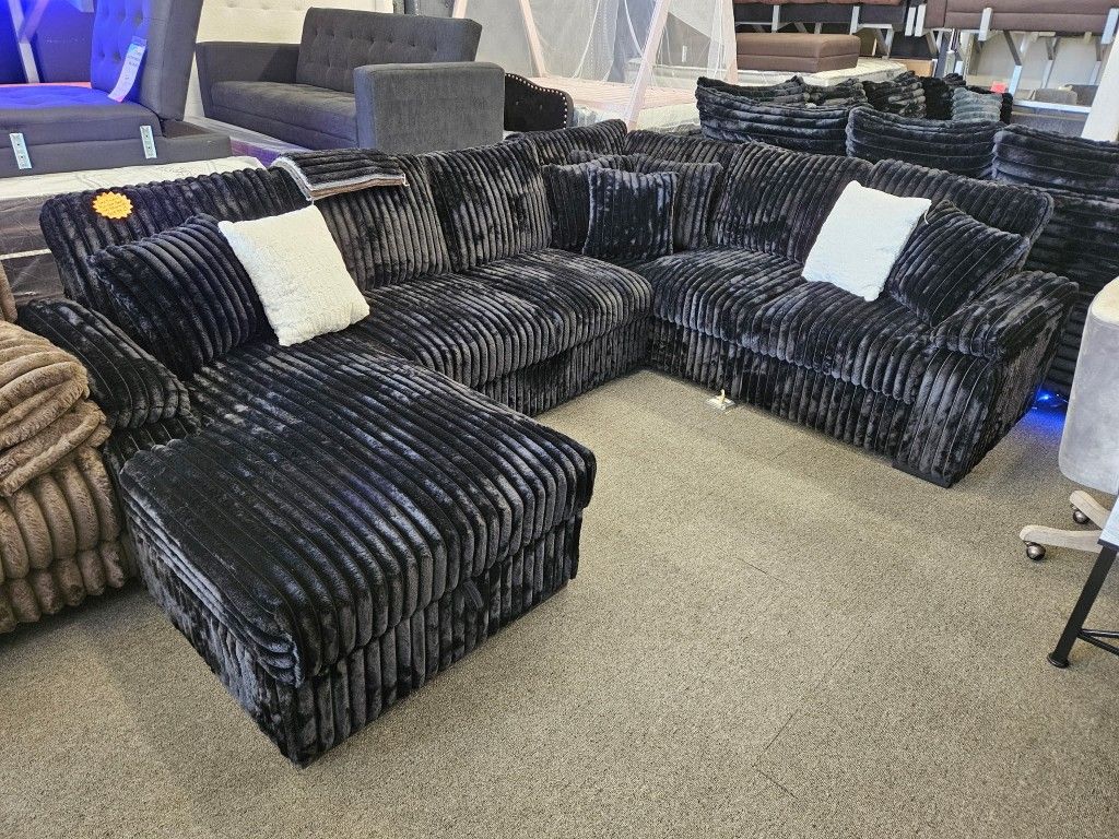 Sectional Nuevo Corduroy Con Cama Y Storage $1199