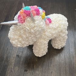 Centerpiece Pony Made Of Foam Flowers