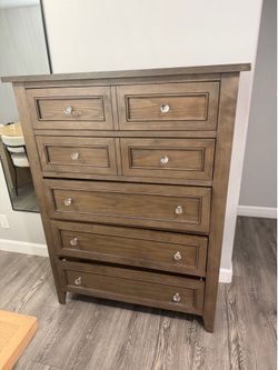 Dresser -Free