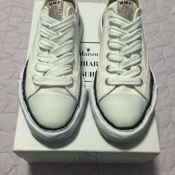 All White Maison Mihara