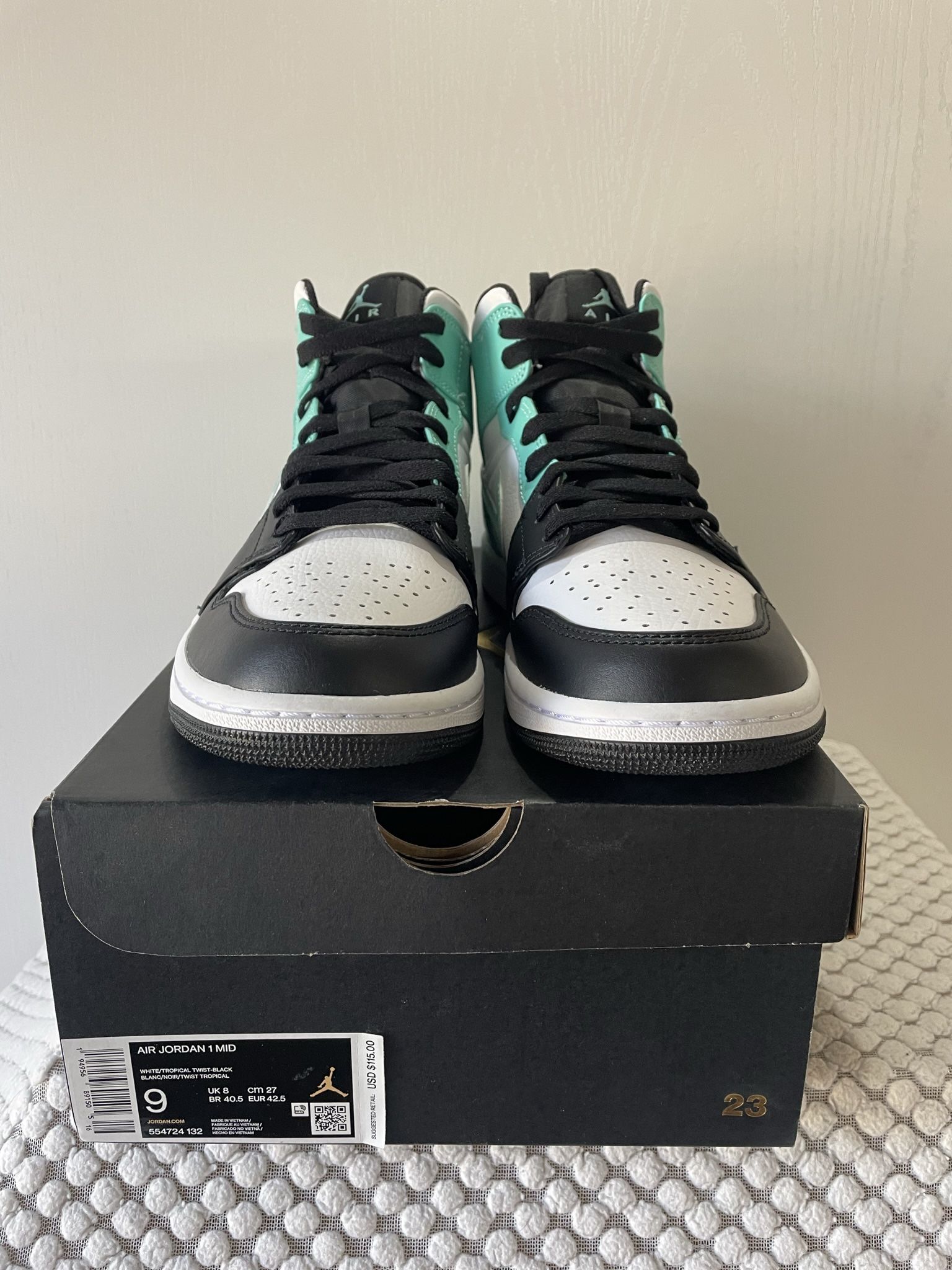 Jordan Mid Igloo Size