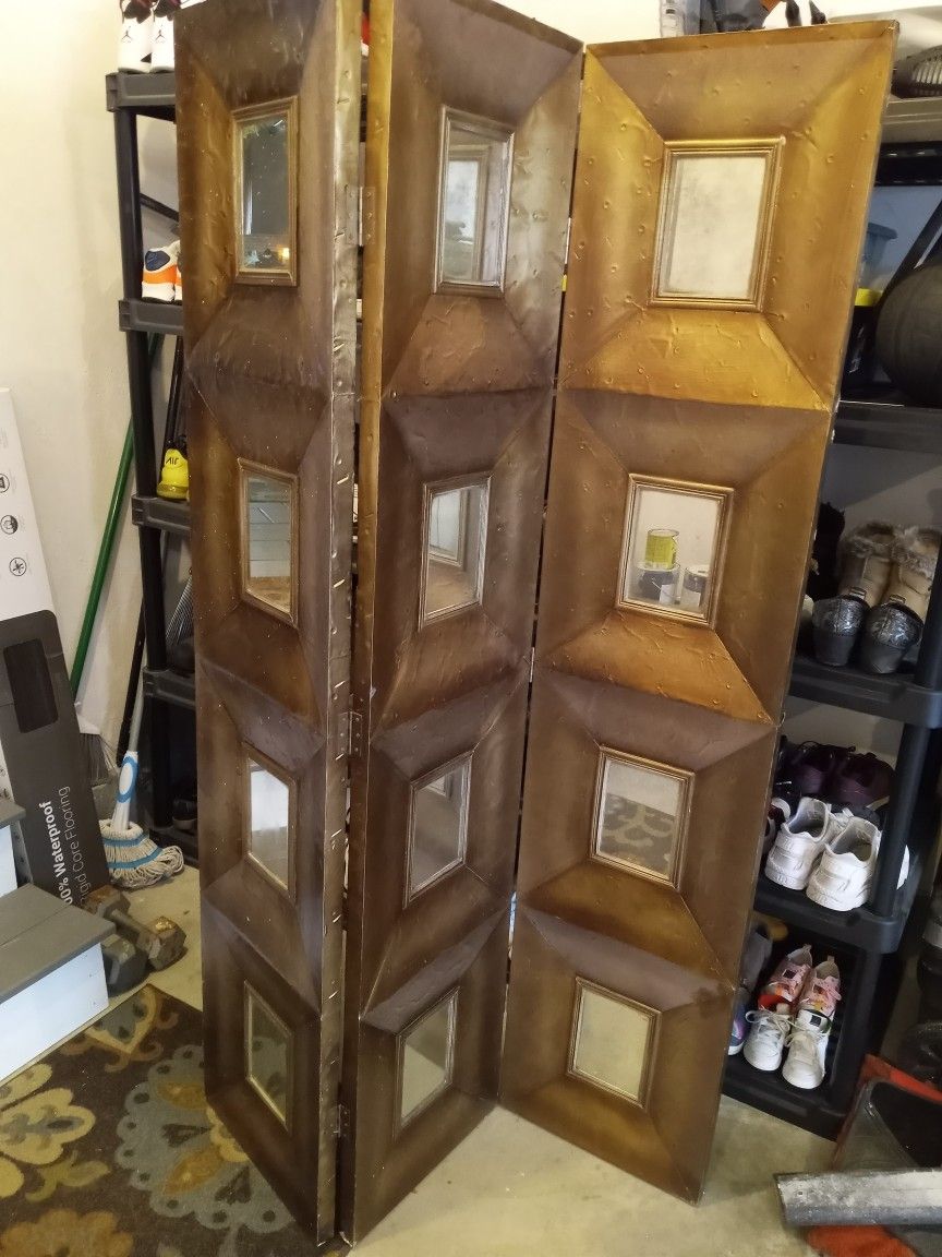 Large Sectional Mirror