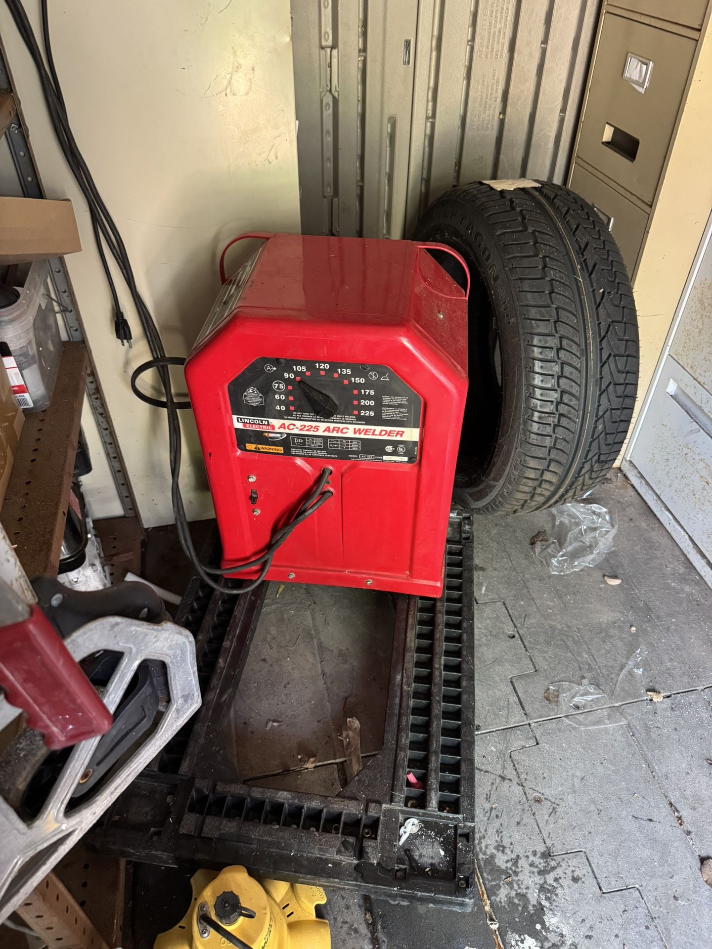 Lincoln Electric AC 225 Arc Welder