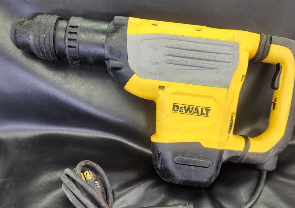 Dewalt D25733 SDS Max Rotary Hammer Drill 1-7/8" Corded Electric