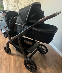 Momcozy double stroller new in box 📦