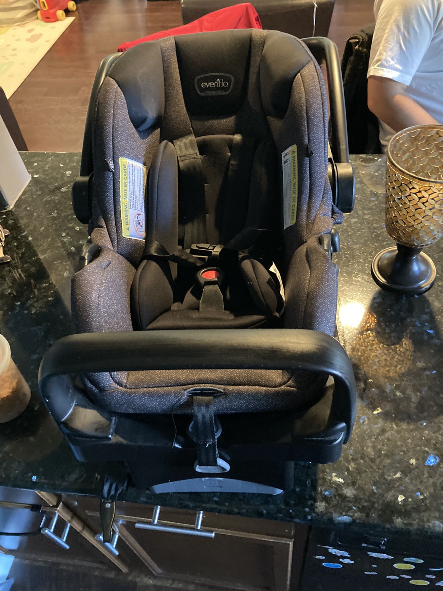 Infant Evenflo  Car Seat-safe max 