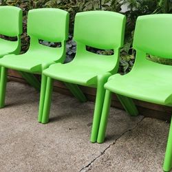 Set Of 4 Green Plastic Stackable Kids Chairs