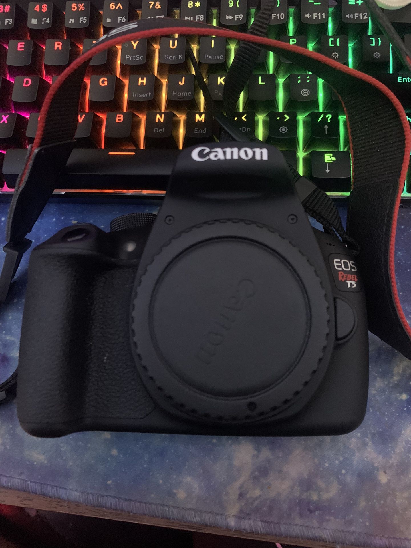 Canon EOS Rebel T7 EF-S 18-55mm