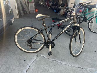 Schwinn Avenue Hybrid Bike