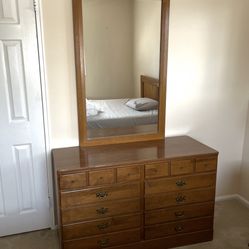 Dresser With Mirror