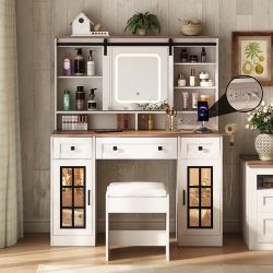 makeup Vanity 