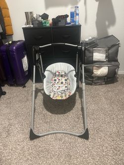 Automatic bay swing
