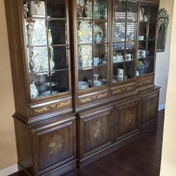 BIG BEAUTIFUL CHINA CABINET!