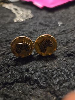 Gold-Tone Stagecoach Cufflinks