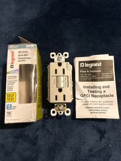 GFCI Duplex Outlet with Night Light Nickel