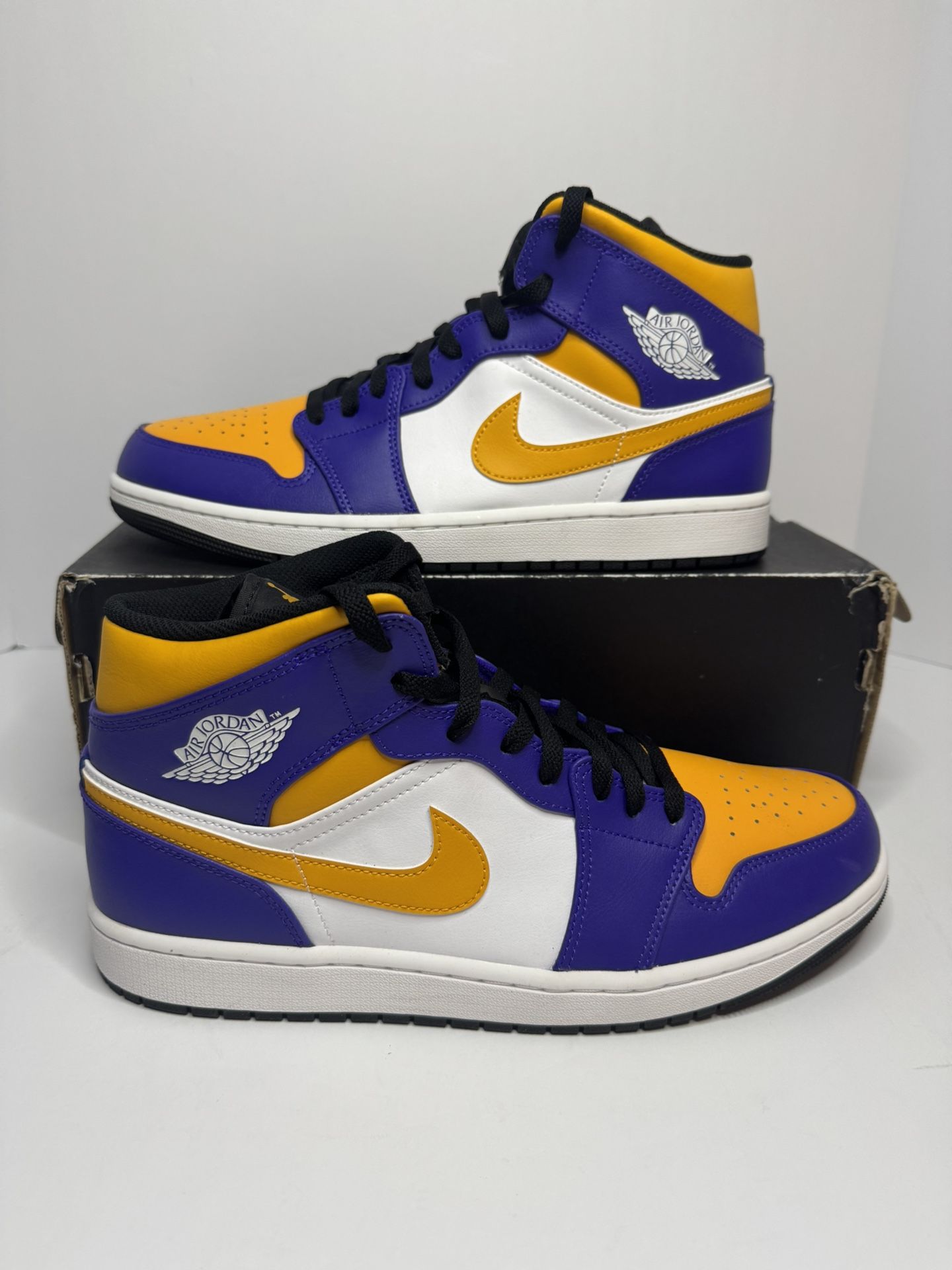 Jordan 1 Mid Lakers Size 12 Men display picture 1