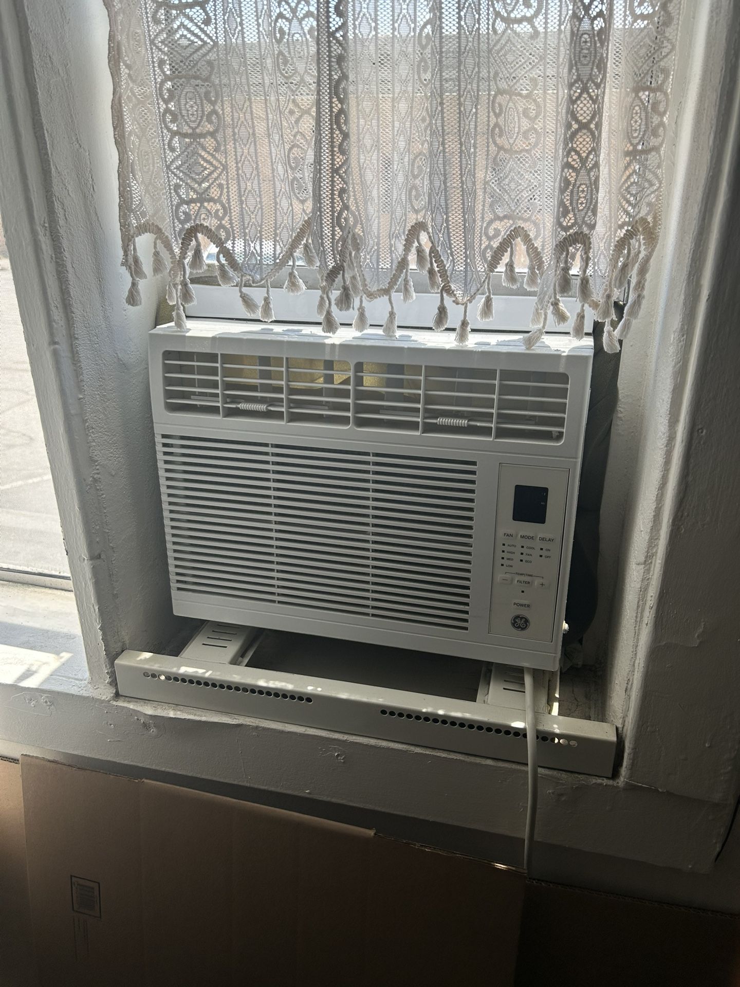 GE AC Wall Unit w/ Remote Control