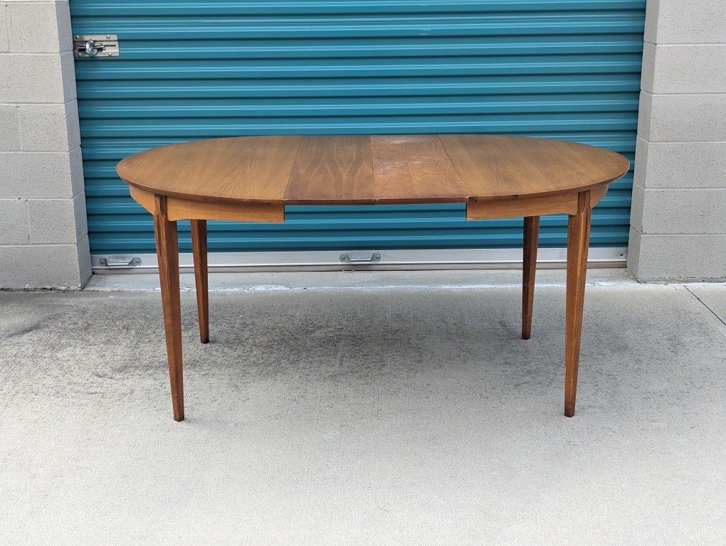Vintage Mid Century Modern Walnut Dining Table By Broyhill, C1960s