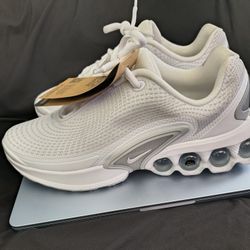New Nike Air Max DN Women's Shoes Size 6 White 