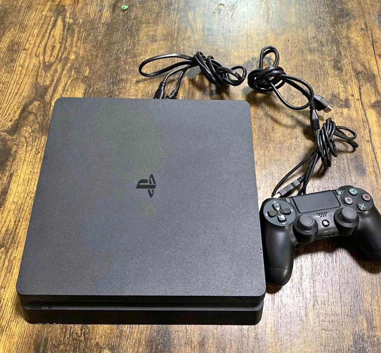PS4 Good Condition Controller GTA 5 Cords Etc
