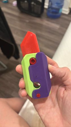 Fidget knife
