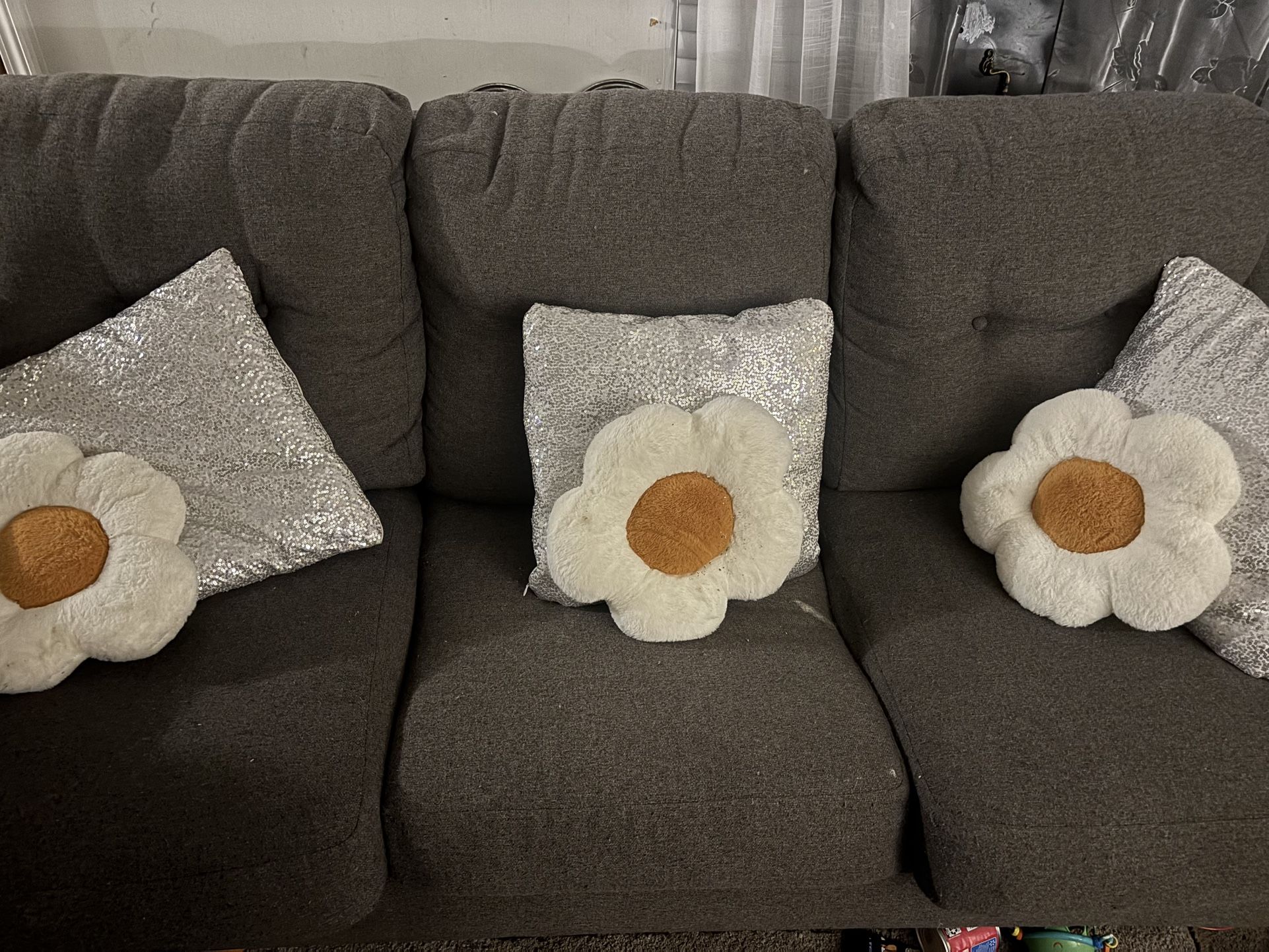 Gray Couch $50: Delivery available For A Prepaid Fee