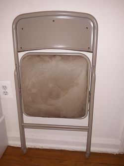 Foldable Padded Metal Chair Great condition!